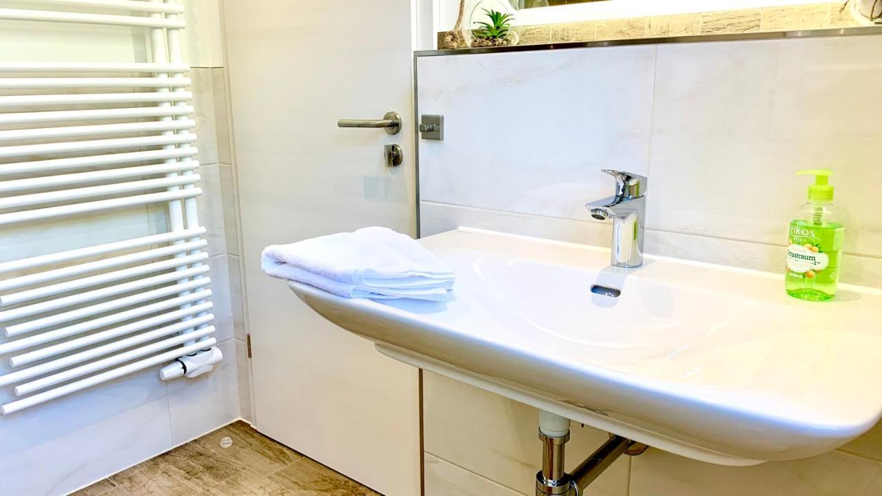 Ferienappartement Mit Seeblick In Der Villa Columba Sellin  ภายนอก รูปภาพ