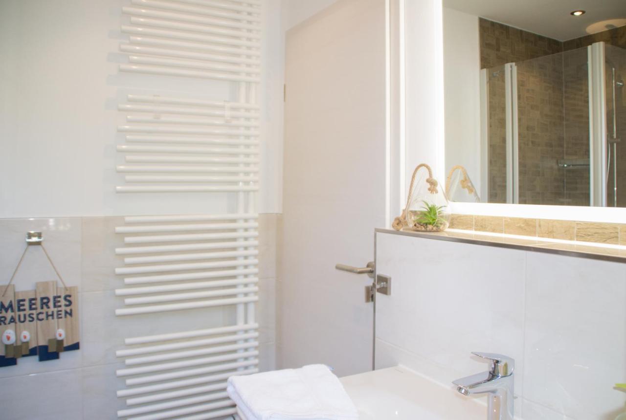 Ferienappartement Mit Seeblick In Der Villa Columba Sellin  ภายนอก รูปภาพ